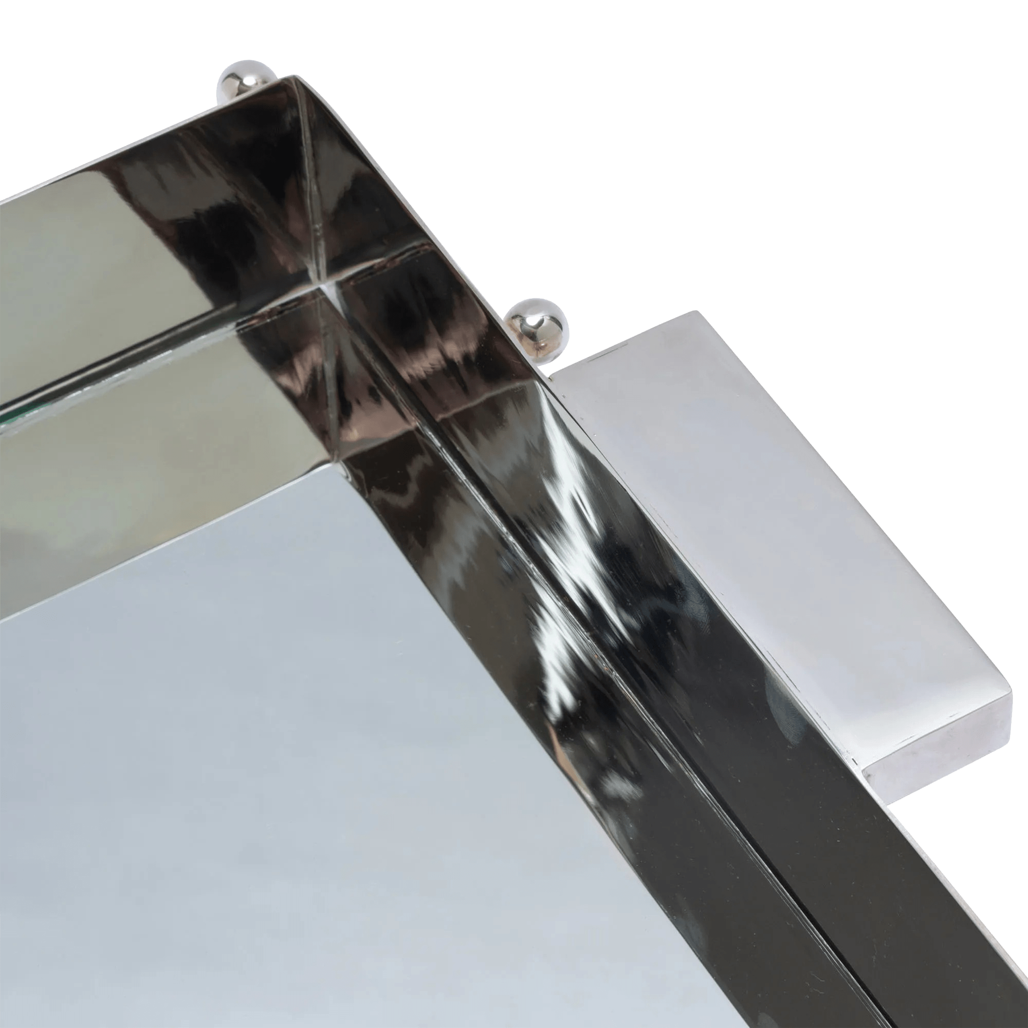 Detalhes da Bandeja Bar Prata Com Esferas.