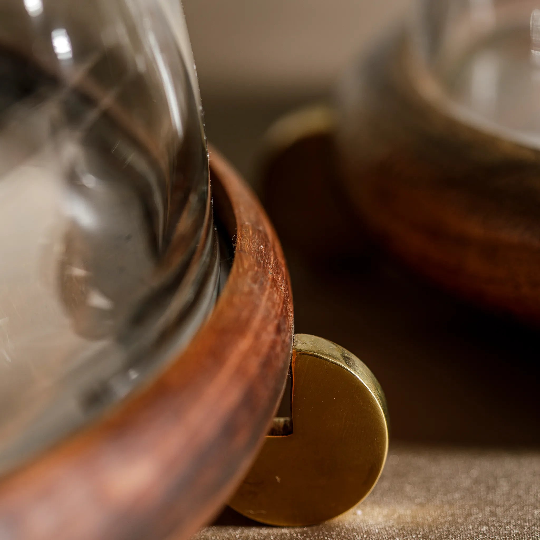 Detalhes da Boleira Madeira Bravata.