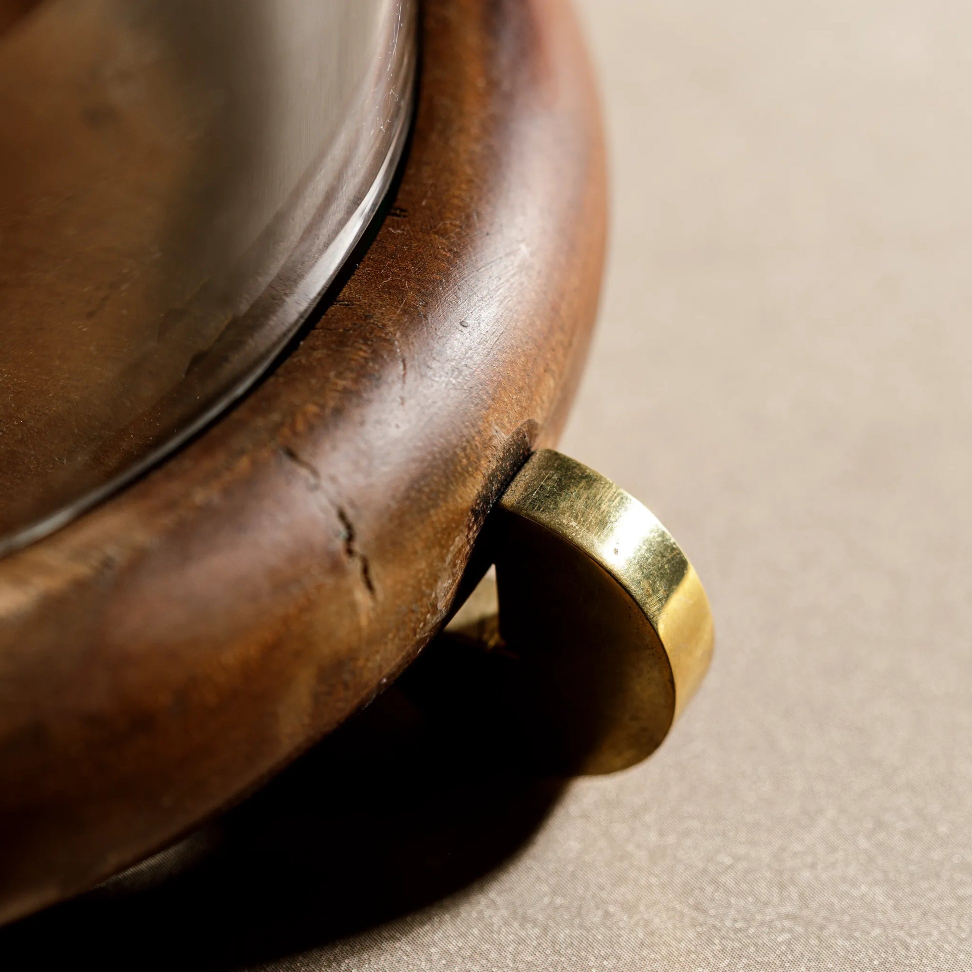 Detalhes da Boleira Madeira Bravata.