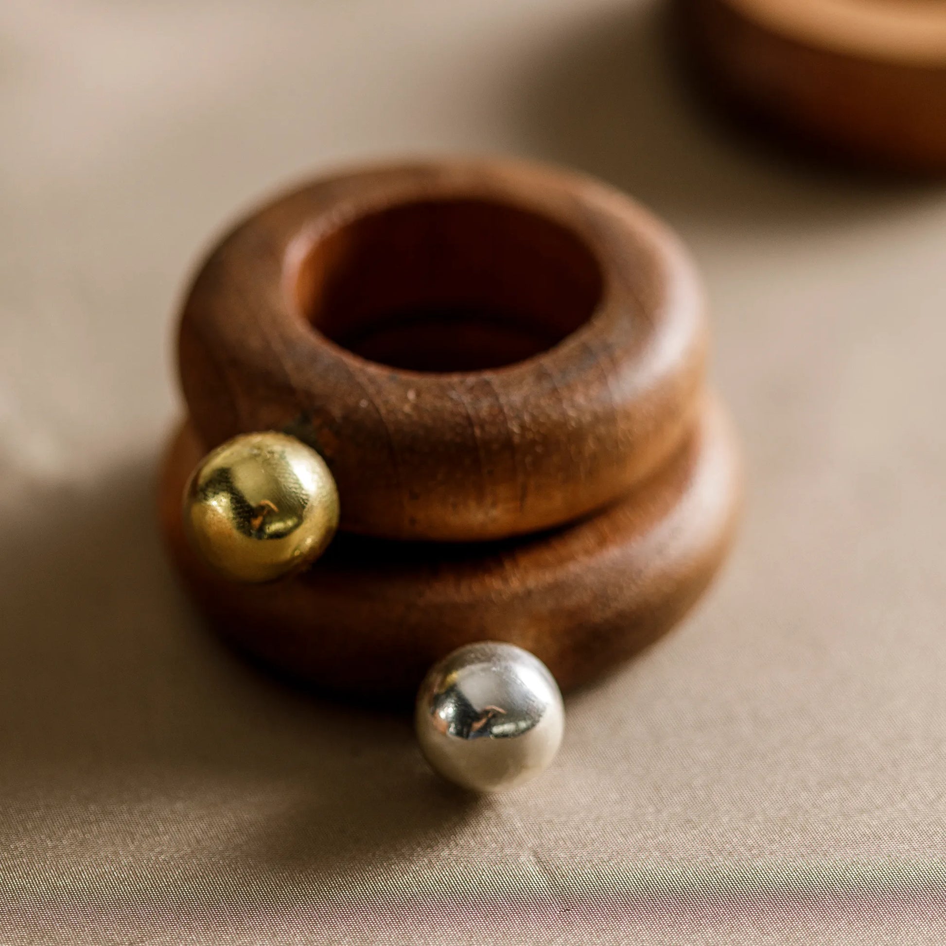 Porta Guardanapo Bravata Latão.