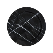 Vista frontal do Sousplat Ônix Preto.