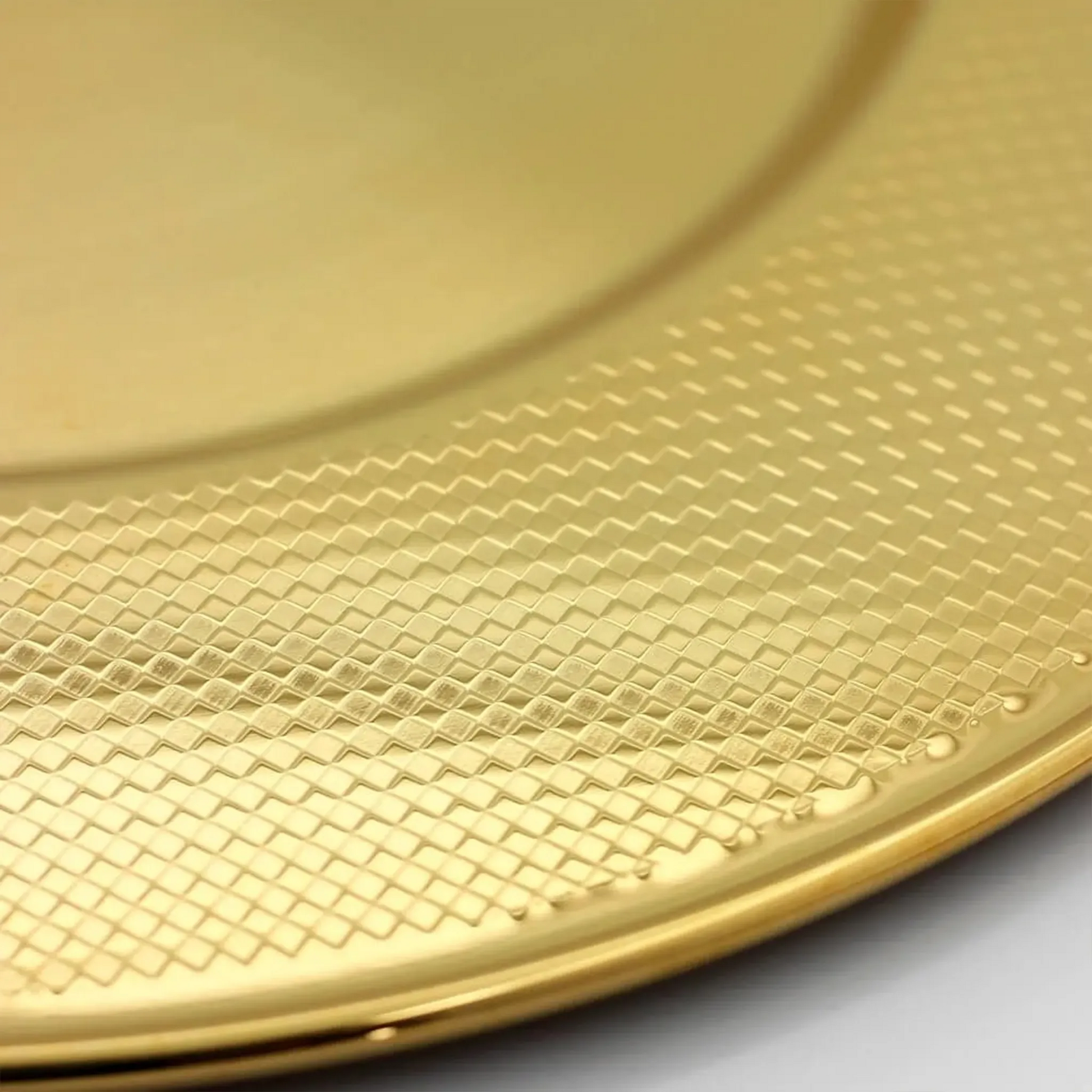 Detalhe do Sousplat Sarezzo Ouro.