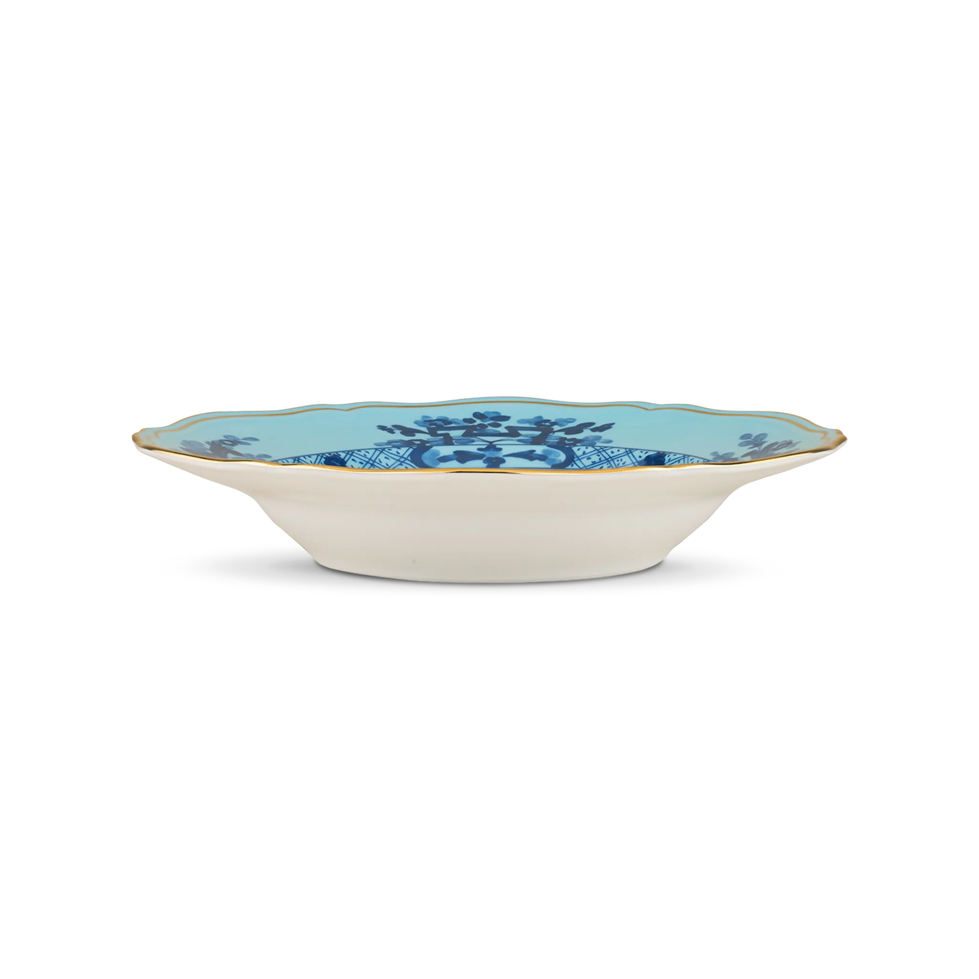 Vista lateral do Prato Massa Oriente Italiano Íris.