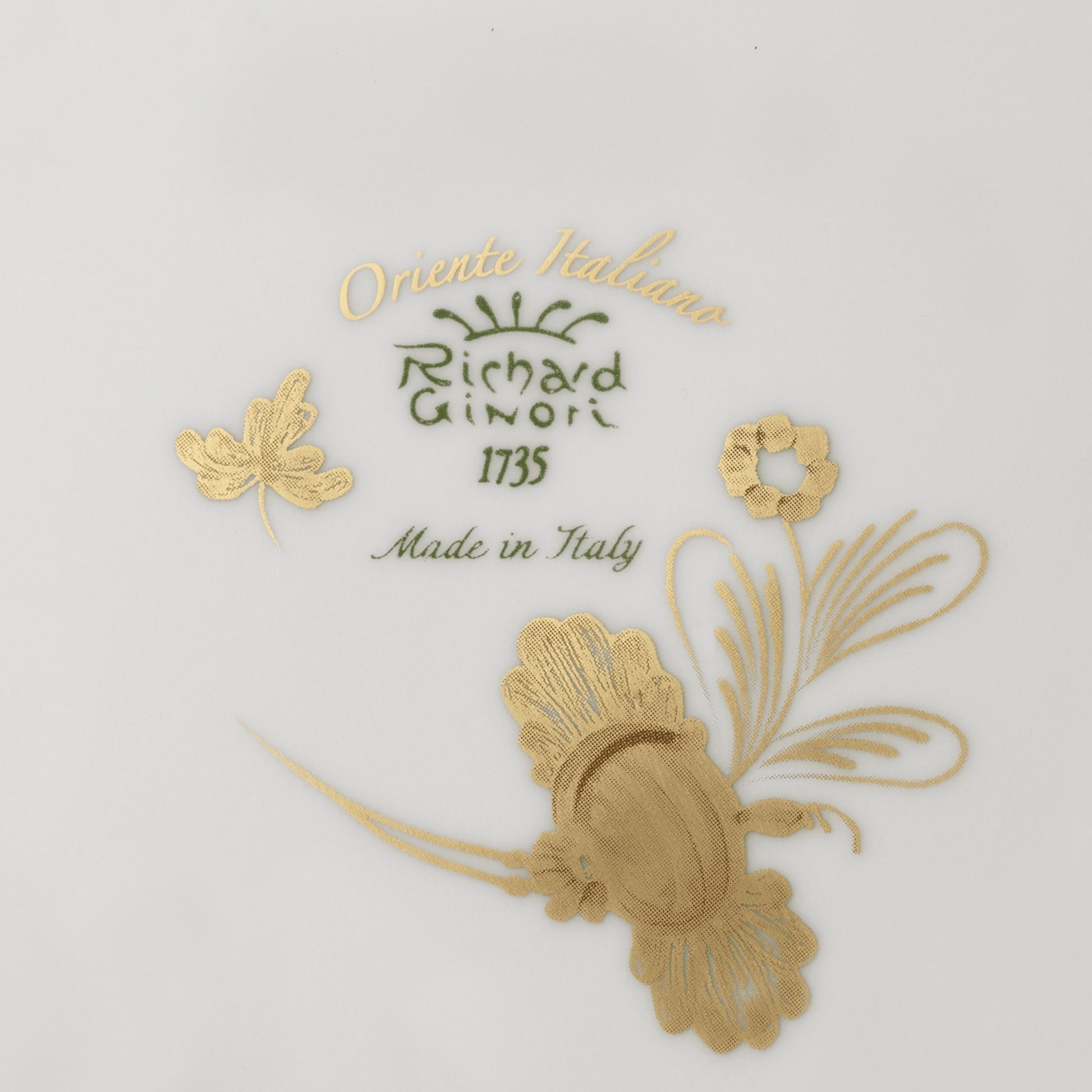 Detalhe do verso do Prato Sobremesa Oriente Italiano Aurum.